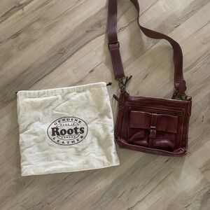 ROOTS Crossbody Leather Purse